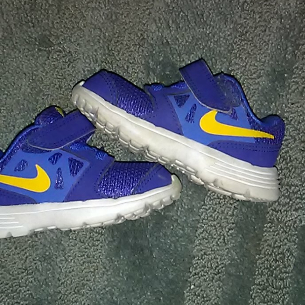 Toddler size 5 lil man Nikes almost brand new